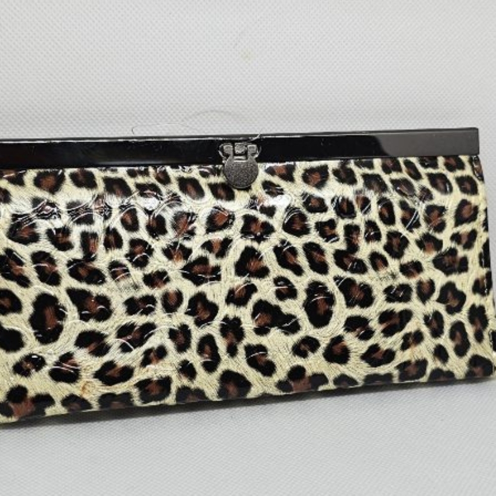 LEOPARD PRINT CLUTCH WALLET NWT